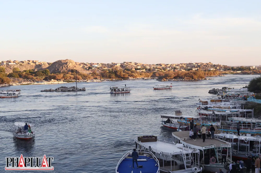 Hoàng hôn trên sông Nile Hoàng hôn trên sông Nile