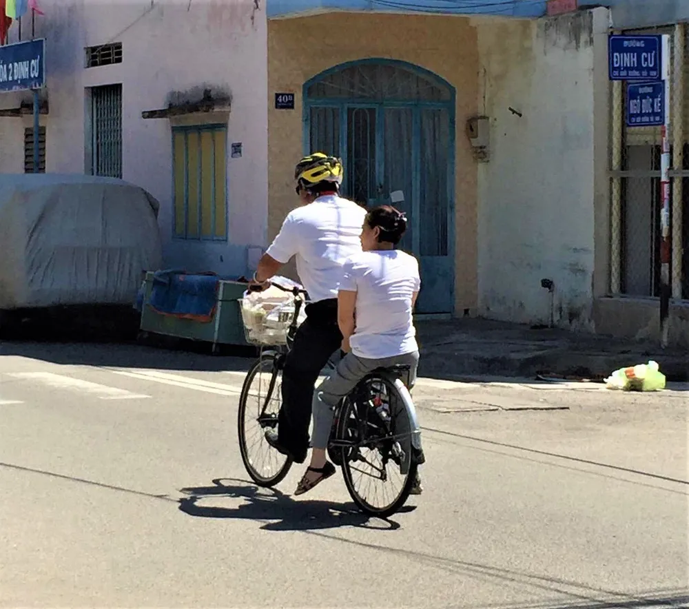 Chuyện tình đẹp của anh Vũ - chị Dung khiến ai cũng cảm phục. Ảnh: CÔNG THI Chuyện tình đẹp của anh Vũ - chị Dung khiến ai cũng cảm phục. Ảnh: CÔNG THI