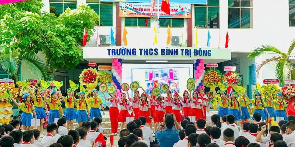 Một tiết mục văn nghệ của học sinh trường THCS Bình Trị Đông, quận Bình Tân