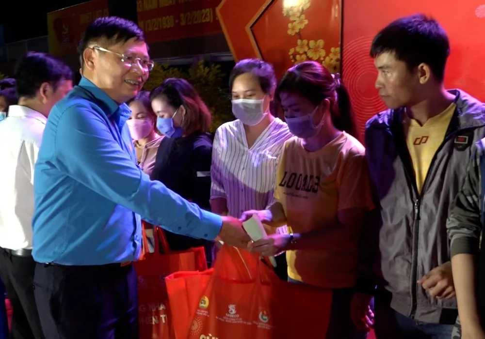 cùngn hau làm nên tết