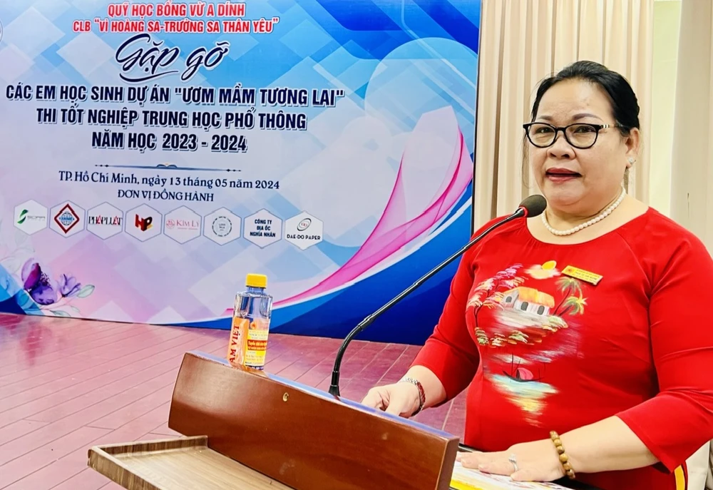 Cô Phan Thị Ánh Hoàng, Hiệu trưởng trường Mầm non - tiểu học - THCS- THPT Nam Việt mùa thi phan thị ánh hoàng.jpg
