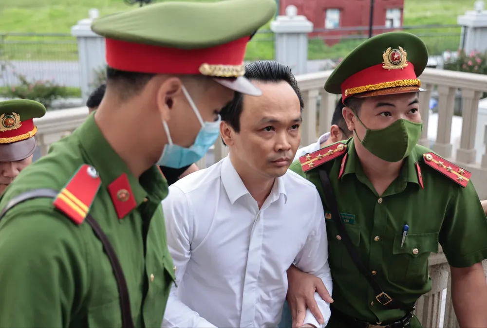 Bị cáo Trịnh Văn Quyết bị dẫn giải tới phiên tòa. Ảnh: CTV Trịnh Văn Quyết (2).jpg