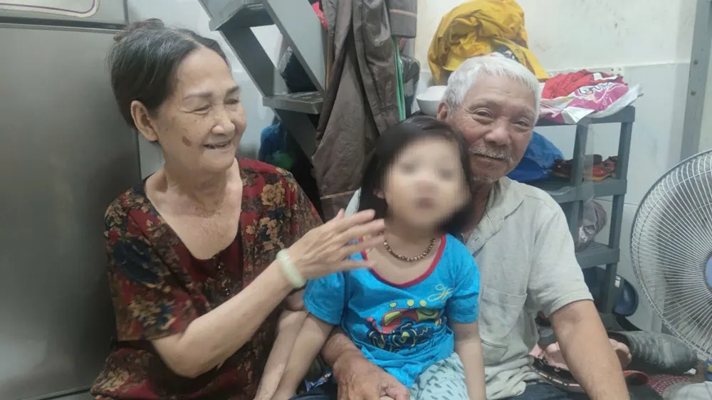 phan nguoi vo danh.jpg