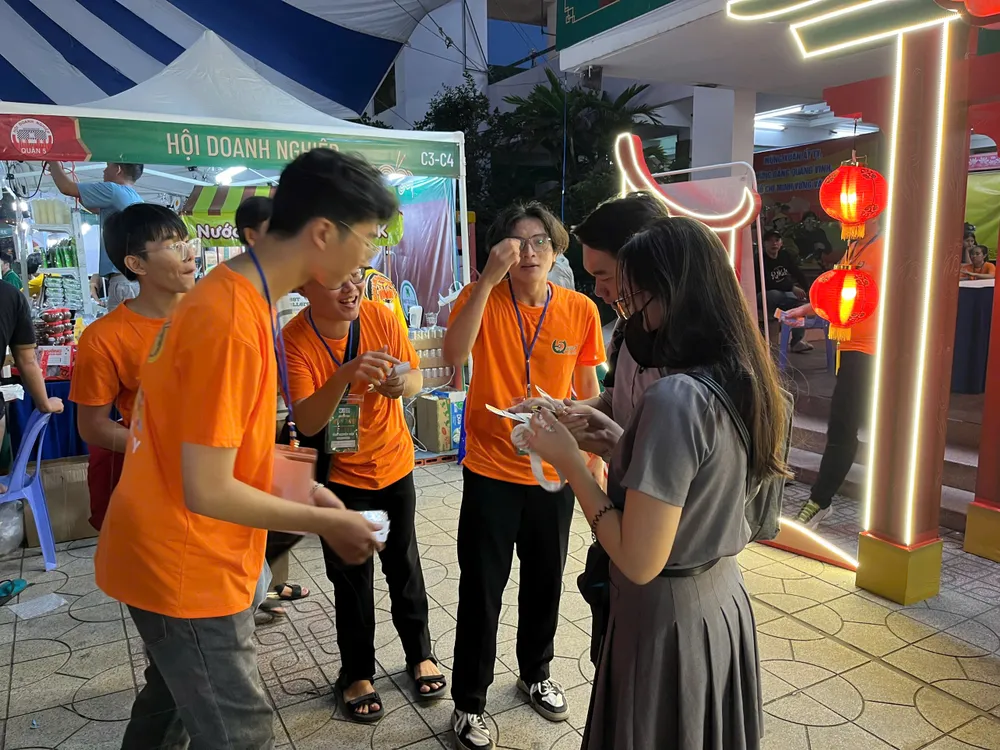 My vi Mi và Banh 7.jpg