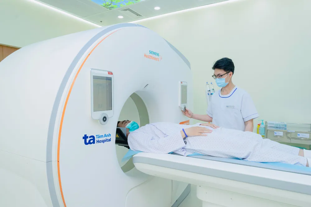 Siêu máy chụp CT hơn 100.000 lát cắt phục vụ tầm soát, chẩn đoán bệnh cho những người dân TP.HCM đầu tiên trong ngày công bố vận hành. Ảnh: Bệnh viện Đa khoa Tâm Anh sieu may chup CT.jpg