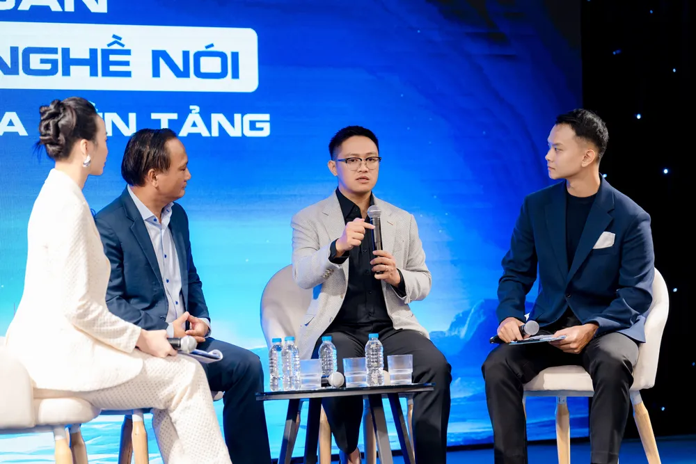 Thạc sĩ Đậu Minh Nhật khuyến cáo với các bạn trẻ làm nghê. Ảnh: BTC tHAC SI DAU MINH KHUYEN.JPG