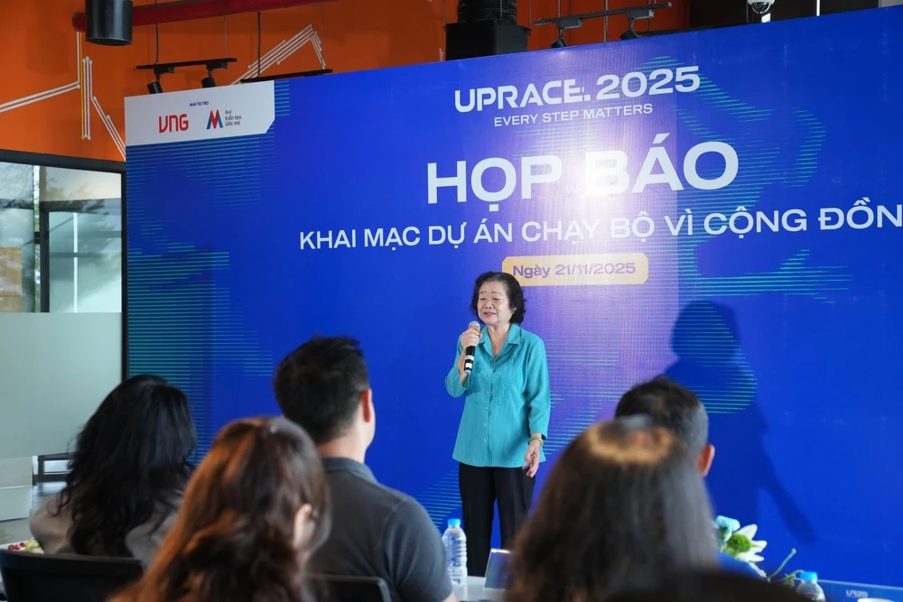 Truong My Hoa-uprace.jpg