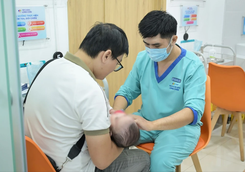 Long Châu đồng hành gia đình Việt Nam trên hành trình chăm sóc sức khoẻ chủ động.