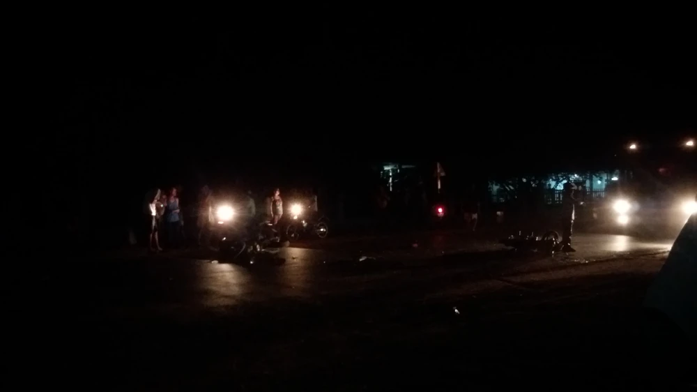 Người dân hốt hoảng sau cú tông mãnh liệt của hai chiếc xe máy ảnh 5