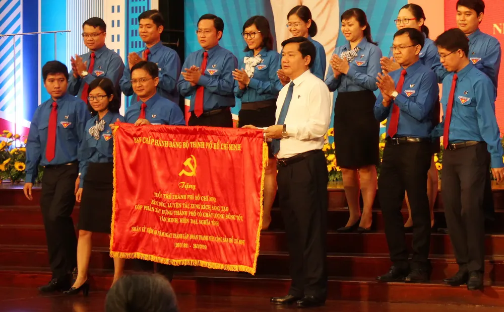 Điều gửi gắm của Bí thư Đinh La Thăng đối với thanh niên ảnh 2