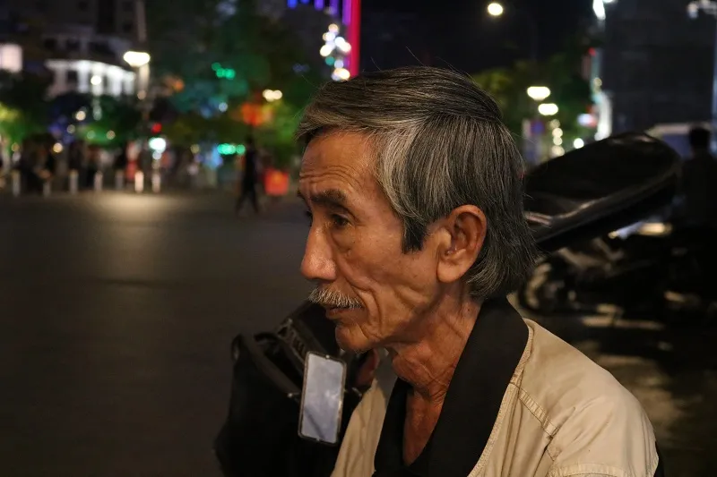 Tiếng Guitar Hawaiian của nhạc công già giữa Sài Gòn ảnh 2