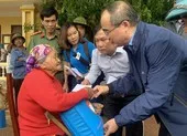 Ông Nguyễn Thiện Nhân dự ngày hội đại đoàn kết dân tộc ảnh 3 Ông Nguyễn Thiện Nhân, đoàn TP.HCM thăm đồng bào miền Trung