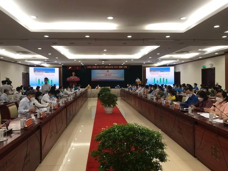 Hội nghị do Thường trực HĐND TP tổ chức nhằm nắm bắt nhu cầu nhà ở của nữ công nhân, viên chức. Ảnh: THANH TUYỀN