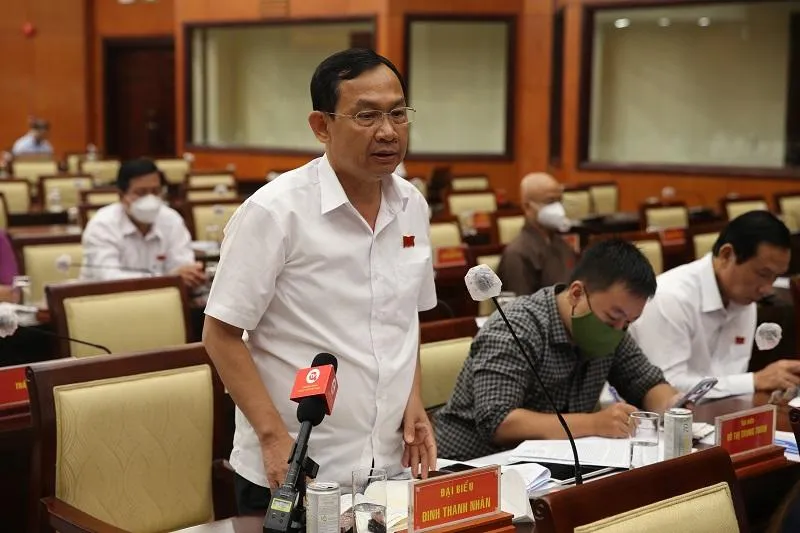 Thiếu tướng Đinh Thanh Nhàn, Phó Giám đốc Công an TP.HCM nói về tình trạng lừa đảo qua điện thoại. Ảnh: THANH TUYỀN Thiếu tướng Đinh Thanh Nhàn, Phó Giám đốc Công an TP.HCM nói về tình trạng lừa đảo qua điện thoại. Ảnh: THANH TUYỀN