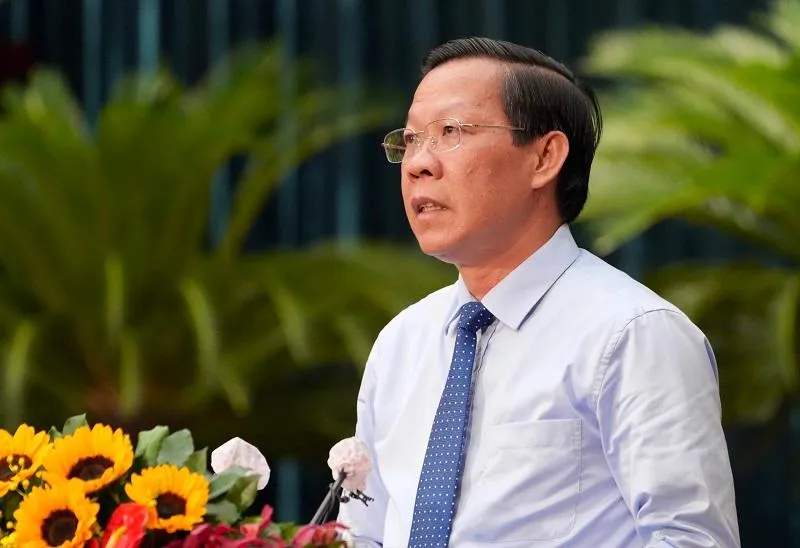 Chủ tịch UBND TP.HCM Phan Văn Mãi có trao đổi với đại biểu HĐND TP về nghị quyết 54. ẢNH: HỮU HẠNH Chủ tịch UBND TP.HCM Phan Văn Mãi có trao đổi với đại biểu HĐND TP về nghị quyết 54. ẢNH: HỮU HẠNH