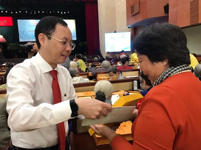 Phó Bí thư Thành ủy TP.HCM Nguyễn Văn Hiếu nhấn mạnh, các nữ tù chính trị là hình ảnh sinh động để giáo dục truyền thống yêu nước và cách mạng cho các thế hệ sau noi theo. Ảnh: THANH TUYỀN Phó Bí thư Thành ủy TP.HCM Nguyễn Văn Hiếu nhấn mạnh, các nữ tù chính trị là hình ảnh sinh động để giáo dục truyền thống yêu nước và cách mạng cho các thế hệ sau noi theo. Ảnh: THANH TUYỀN