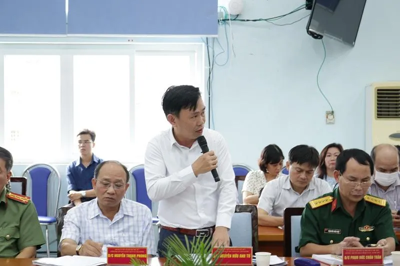 Phó Chủ tịch UBND TP Thủ Đức Nguyễn Hữu Anh Tứ thông tin về các dự án tại địa phương. Ảnh: THANH TUYỀN Phó Chủ tịch UBND TP Thủ Đức Nguyễn Hữu Anh Tứ thông tin về các dự án tại địa phương. Ảnh: THANH TUYỀN