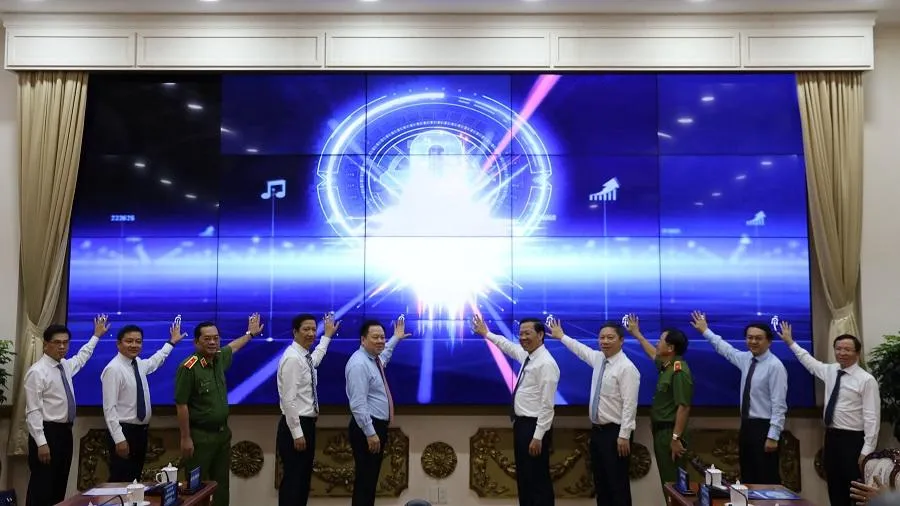 Chủ tịch Phan Văn Mãi: Cần sớm thay đổi cách xử lý công việc theo kiểu truyền thống ảnh 1