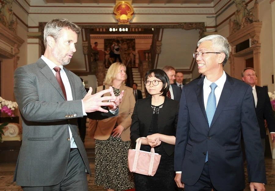 Thái tử kế vị Đan Mạch thăm TP.HCM ảnh 1