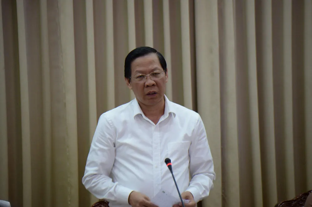 Chủ tịch UBND TP.HCM Phan Văn Mãi yêu cầu từng sở, ngành, chủ đầu tư và địa phương cần rà lại nhiệm vụ trên địa bàn còn vướng mắc ở điểm nào để tháo gỡ. Ảnh: HÀ KHÁNH hop-kinh-te-xa-hoi-tphcm-2022