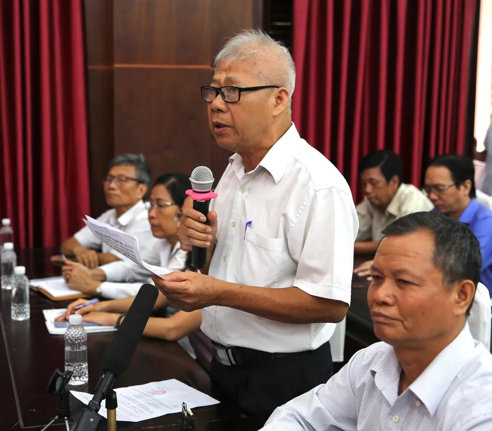 Cử tri Gò Vấp nêu ý kiến tại hội nghị. Ảnh: ĐC