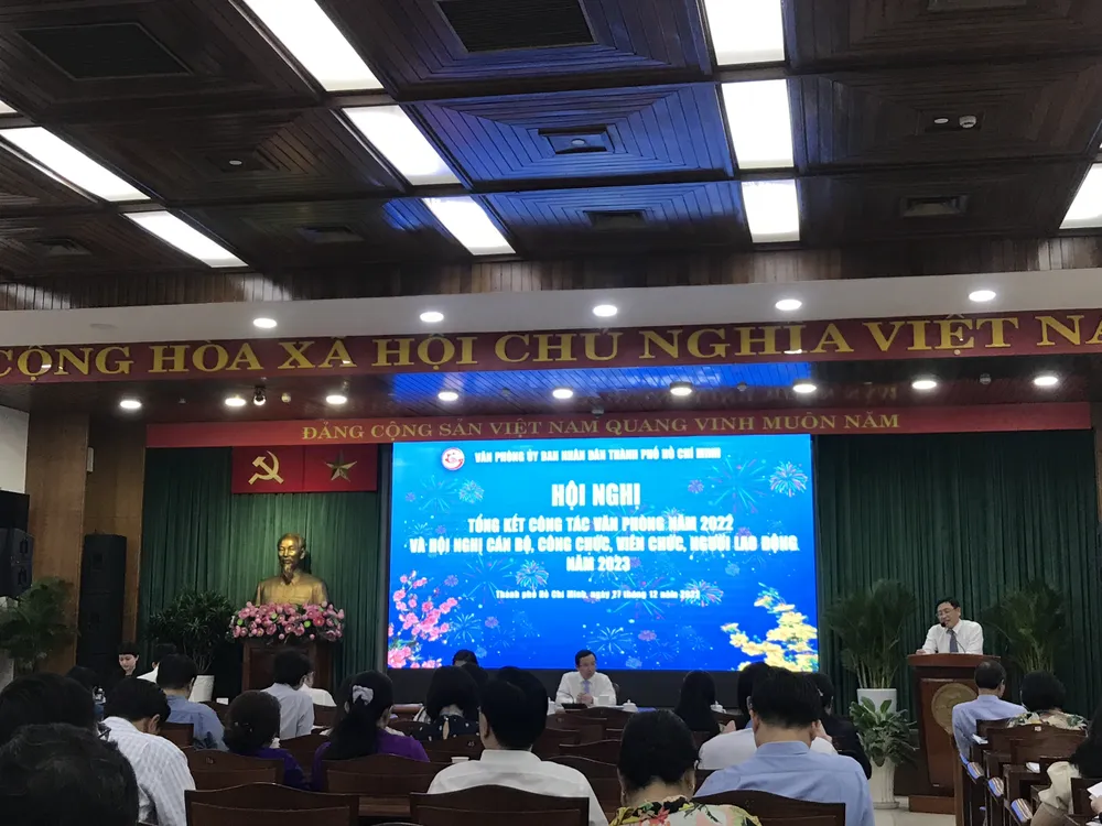 Cán bộ Văn phòng UBND TP.HCM không né tránh, mạnh dạn 'xông' vào công việc ảnh 1 Cán bộ Văn phòng UBND TP.HCM không né tránh, mạnh dạn 'xông' vào công việc ảnh 1