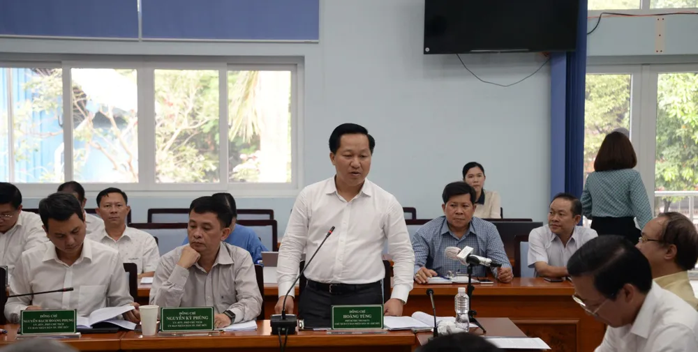 Chủ tịch UBND TP Thủ Đức Hoàng Tùng nêu các đề xuất. Ảnh: T.T