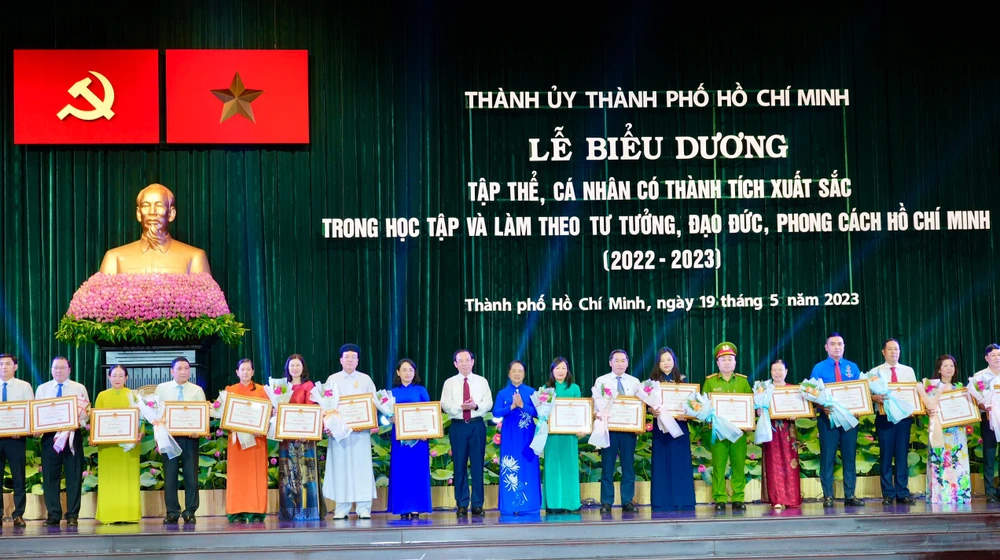 Bí thư Nguyễn Văn Nên: 'Lọc ra khỏi hệ thống những cá nhân làm chậm bước tiến của TP.HCM' ảnh 2