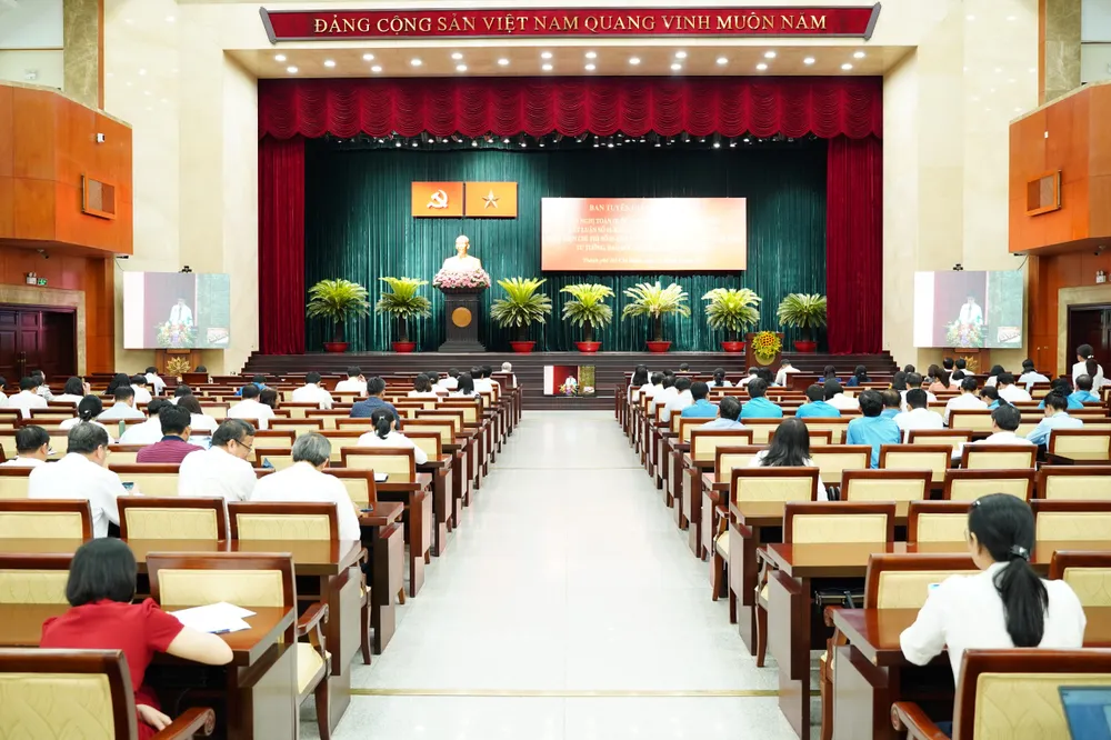 Người đứng đầu phải nêu gương trong việc học tập theo Bác ảnh 1