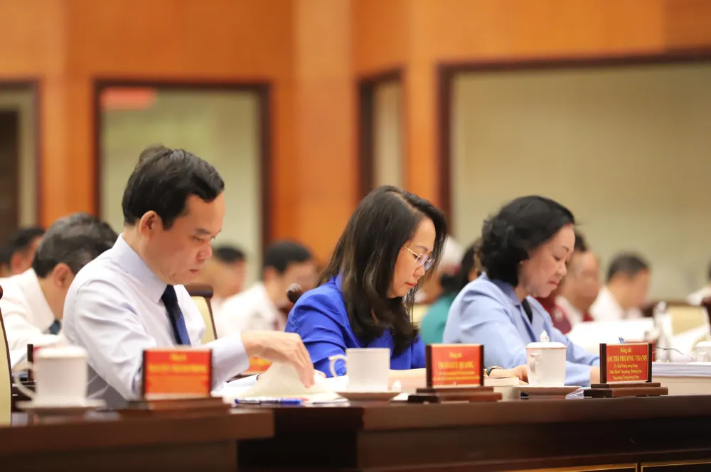 Thường trực Ban Bí thư, Trưởng Ban Tổ chức Trung ương Đảng Trương Thị Mai cùng các lãnh đạo Đảng, Nhà nước đến tham dự hội nghị. Ảnh: THANH THUỲ