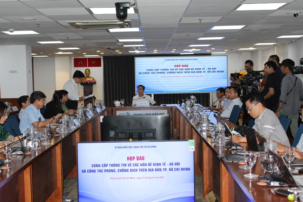 Họp báo chiều 31-8 tại Trung tâm báo chí TP.HCM. Ảnh: THÀNH NHÂN