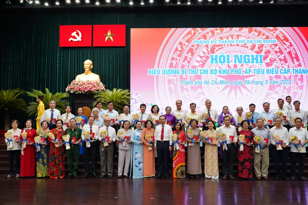 Ông Nguyễn Văn Nên: Các Bí thư khu phố, ấp đã sống vì người khác, vì nước, vì dân... ảnh 3