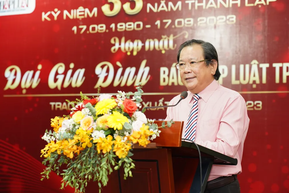 Tổng biên tập báo Pháp Luật TP.HCM Mai Ngọc Phước phát biểu tại buổi họp mặt. Ảnh: MINH HOÀNG TBT-Mai-Ngoc-Phuoc.JPG