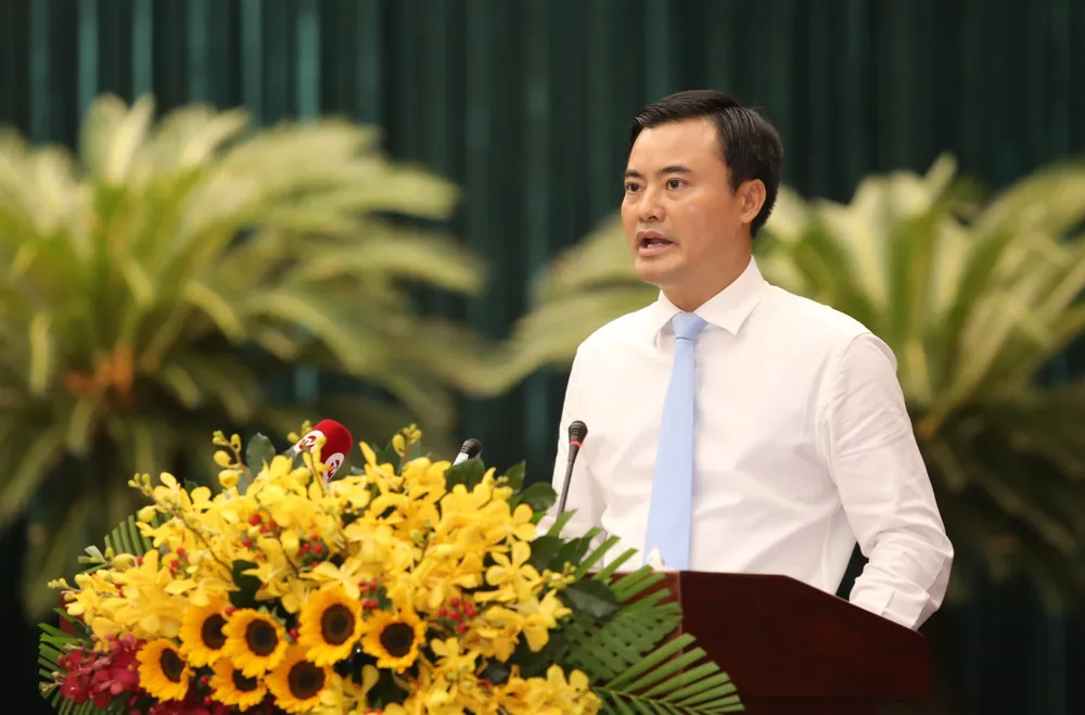 Phó Chủ tịch UBND TP.HCM Bùi Xuân Cường đã trình HĐND TP.HCM quyết định chủ trương đầu tư dự án xây dựng đường vành đai 2, đoạn từ cầu Phú Hữu đến đường Võ Nguyên Giáp. Ảnh: HÀ THƯ hdnd-tphcm-bui-xuan-cuong-3950-1457.jpg