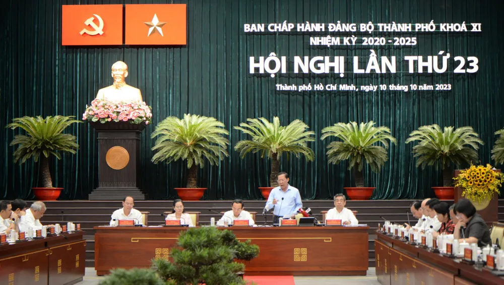 hoi-nghi-thanh-uy-tphcm-noi-ve-sap-xep-quan-huyen.jpg