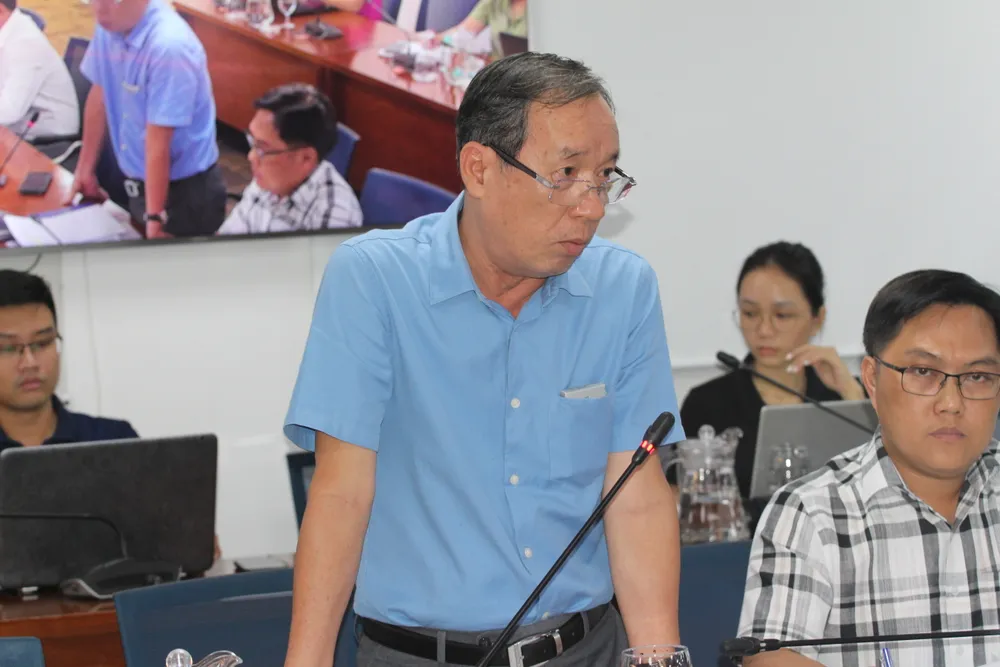 Trưởng phòng Quản lý đất, Sở TN&MT, ông Võ Công Lực cho biết lãnh đạo UBND TP.HCM đã có cuộc họp về vấn đề tách thửa. Ảnh: THÀNH NHÂN 3. Ông Võ Công Lực, Trưởng Phòng Quản lý đất, Sở Tài nguyên & Môi trường (2).JPG