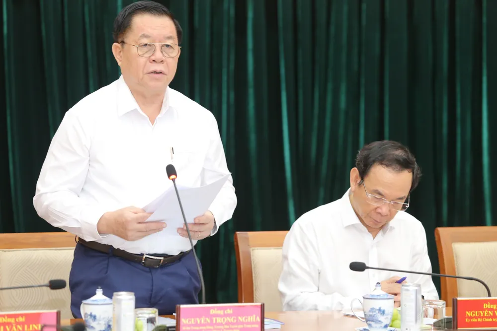 Trưởng ban Tuyên giáo Trung ương kết luận buổi làm việc. Ảnh: THANH THÙY truong-ban-tuyen-giao-nguyen-trong-nghia-40-nam-doi-moi-van-hoa.jpg