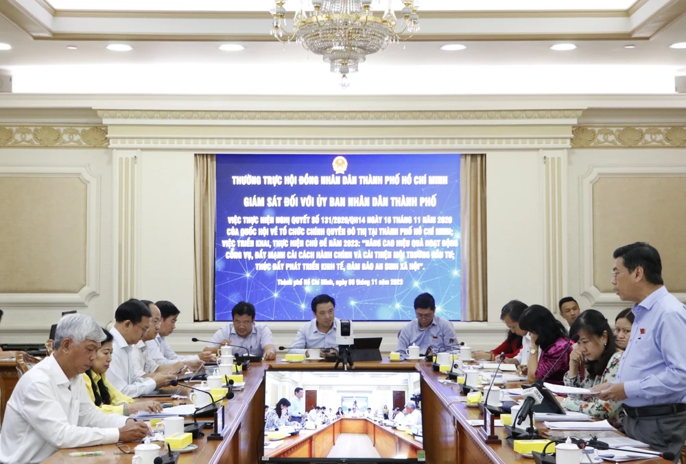 Buổi giám sát của HĐND TP.HCM. Ảnh: HÀ THƯ Sẽ phân cấp ủy quyền phê duyệt cho thuê tài sản công