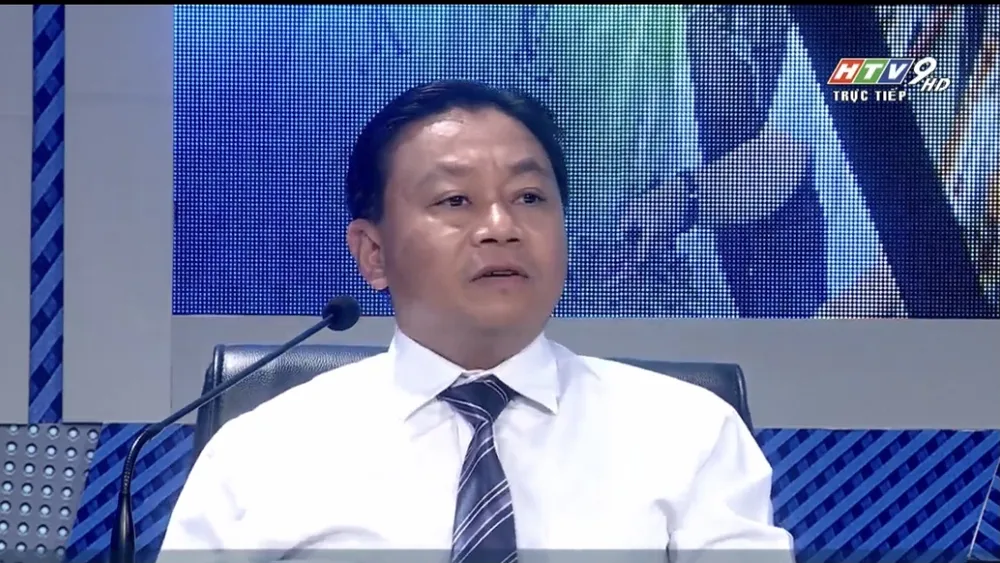 Cử tri Nguyễn Hữu Ngữ nêu các thực trạng về hàng gian, hàng giả hiện nay. Ảnh: Chụp màn hình. cu-tri-buc-xuc-mua-hang-online.jpg