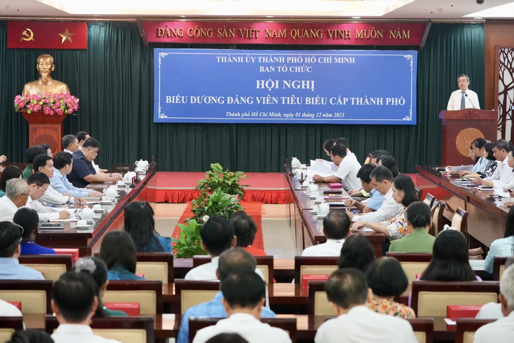 TP.HCM biểu dương 96 đảng viên tiêu biểu cho tinh thần trách nhiệm, năng động-TPHCM-tuyen-đuông-dang-vien-tieu-bieu