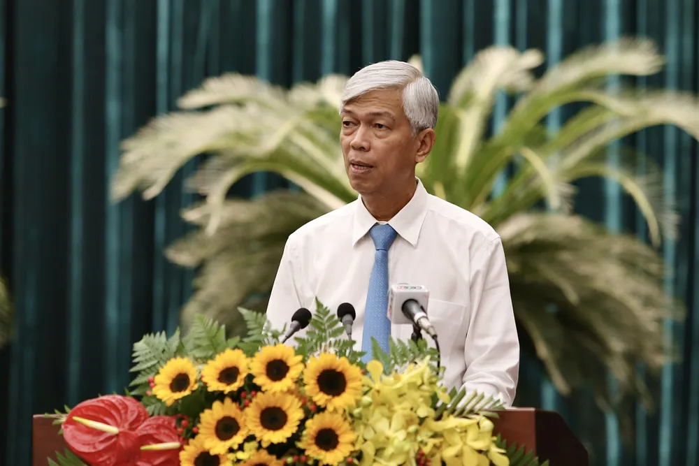 TP.HCM muốn xây đường đua, học viện bóng đá, Moto địa hình, trường bắn súng từ cơ chế đặc thù-pct-ubnd-vo-van-hoan-trinh-bay-to-trinh.jpg