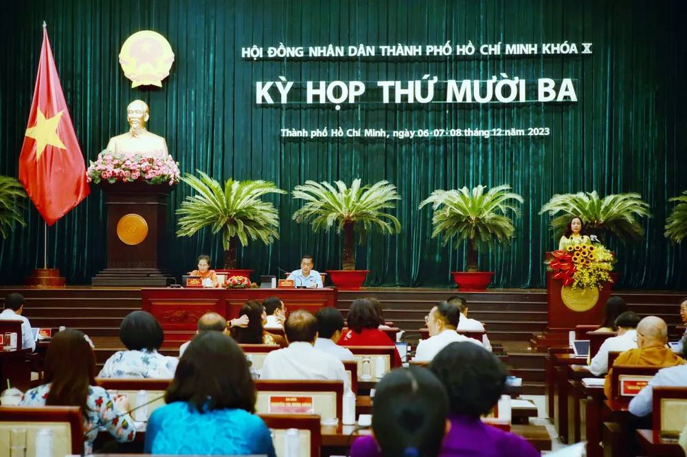 'Có 30 nhà đầu tư thực hiện dự án nhưng còn đang vướng về quy hoạch'-ky-hop-13-hdnd-tphcm-ban-ve-quy-hoach.jpg