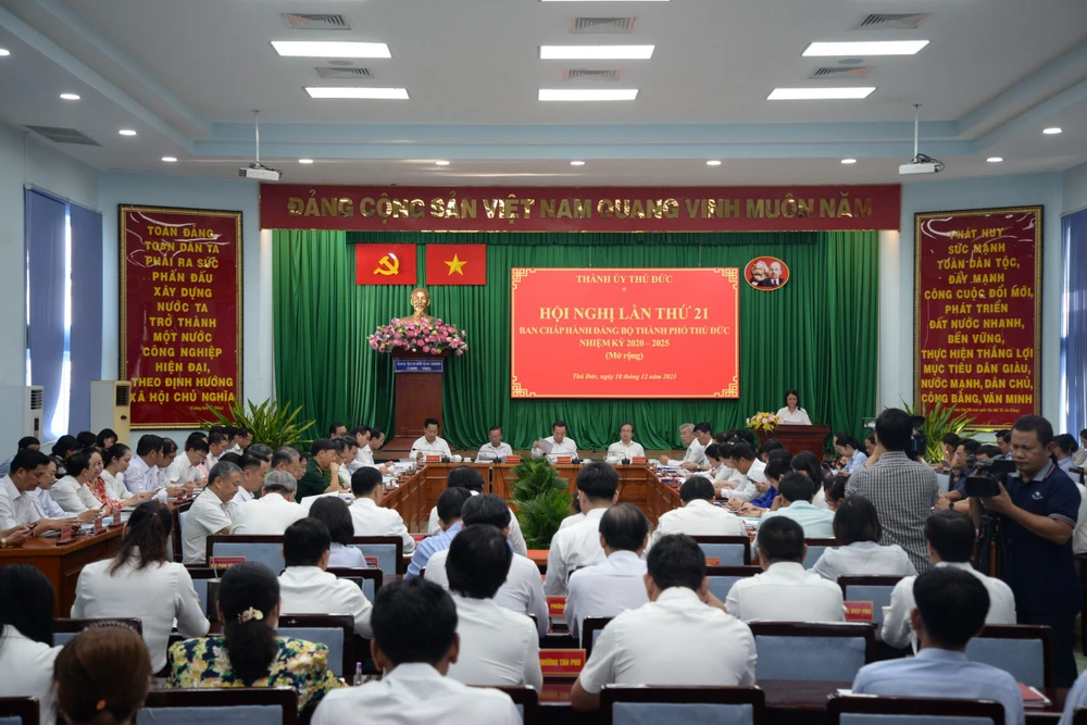 Hội nghị sáng 18-12. Ảnh: THANH THUỲ TP Thủ Đức: 200 dự án đầu tư chưa bàn giao hạ tầng, người dân kêu ca nhưng chưa có hướng giải quyết-TP-thu-duc-hoi-ngh-ban-chap-hanh.jpg