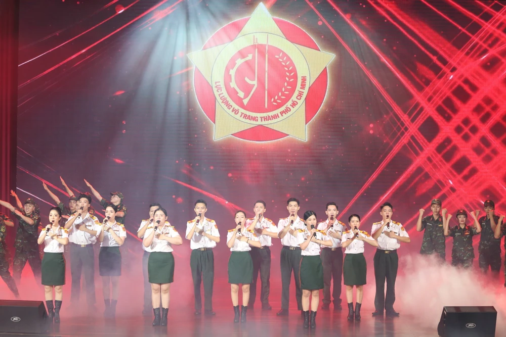 Chủ tịch UBND TP.HCM: Mong cựu tướng lĩnh quân đội luôn theo dõi, góp ý cho TP.HCM-lanh-dao-tphcm-gap-mat-tuong-linh-quan-doi-2-9608.jpg