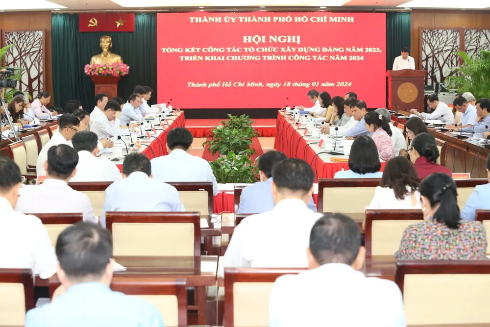 Ngành xây dựng Đảng TP.HCM chú trọng công tác cán bộ, đào tạo đội ngũ ngang tầm nhiệm vụ-tong-ket-nganh-xay-dung-dang (2).jpg