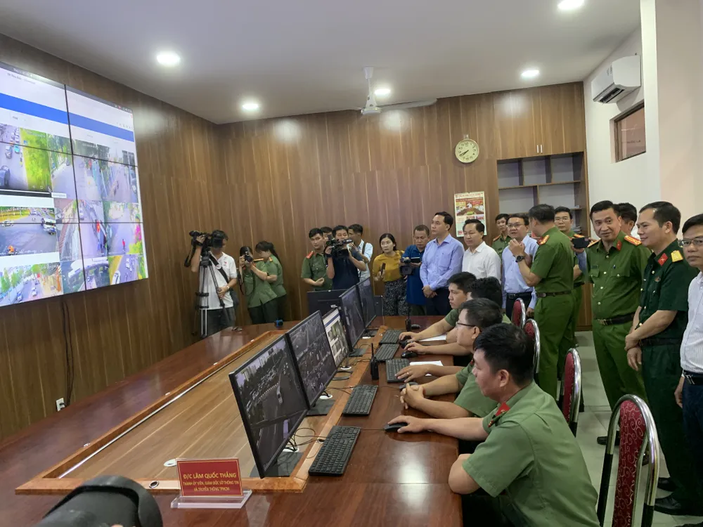 Công an TP Thủ Đức trấn áp tội phạm từ Trung tâm giám sát hình ảnh camera-cong-an-tp-thu-duc-khanh-thanh-camera-giamsatJPG