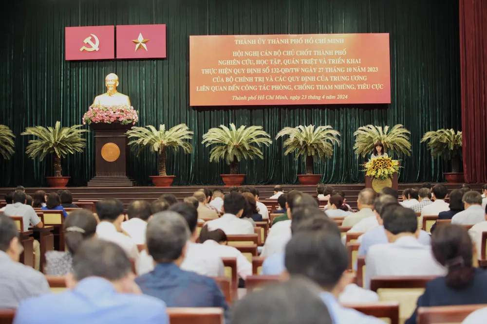 Toàn cảnh hội nghị ngày 23-4. Ảnh: NGUYỆT NHI TP.HCM chống tham nhũng, không để vi phạm của một người trở thành vi phạm của tập thể -hoi-nghi-quan-triet-quy-dinh-phong-chong-tham-nhung (2).jpg