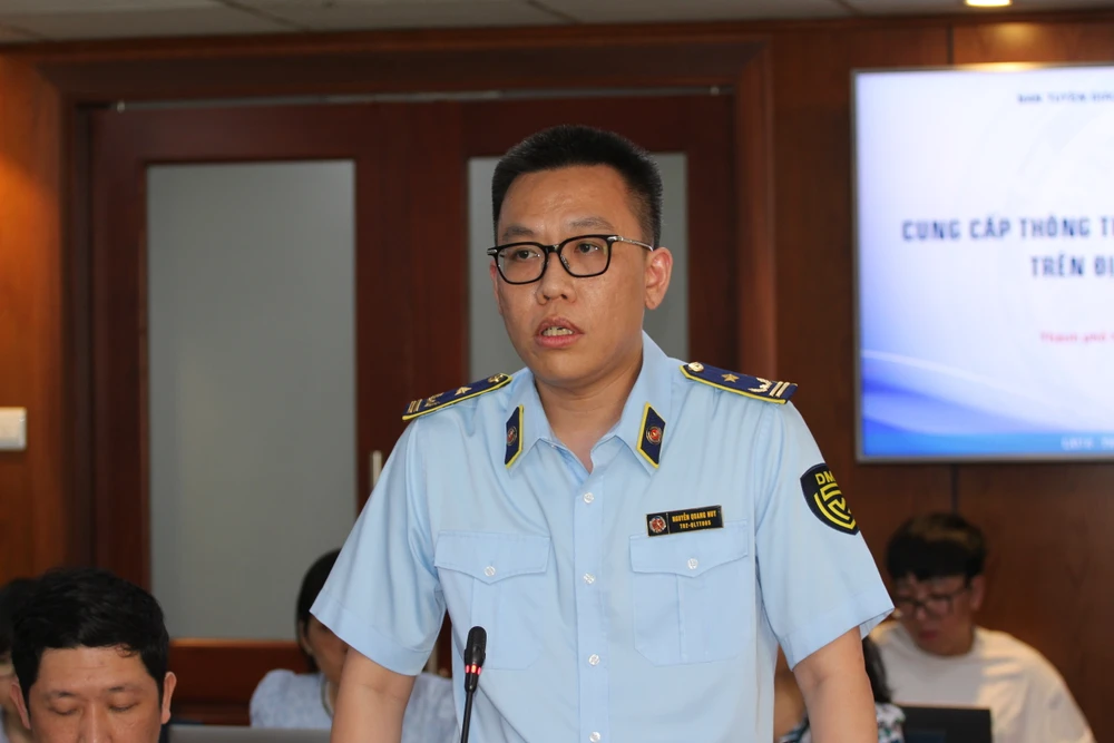 Phó Cục Quản lý thị trường TP.HCM Nguyễn Quang Huy thông tin tại họp báo. Ảnh: THÀNH NHÂN Cục Quản lý thị trường TP.HCM nói về việc kiểm tra các tiệm vàng- Ông Nguyễn Quang Huy, Phó Cục Trưởng, Cục Quản lý thị trường (2).JPG