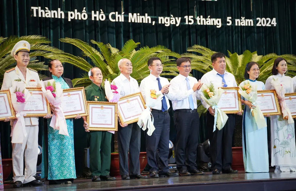 Học tập Bác, TP.HCM sẽ nỗ lực khắc phục biểu hiện đùn đẩy, né tránh-hoc-tap-bac-2024 (8) .jpg