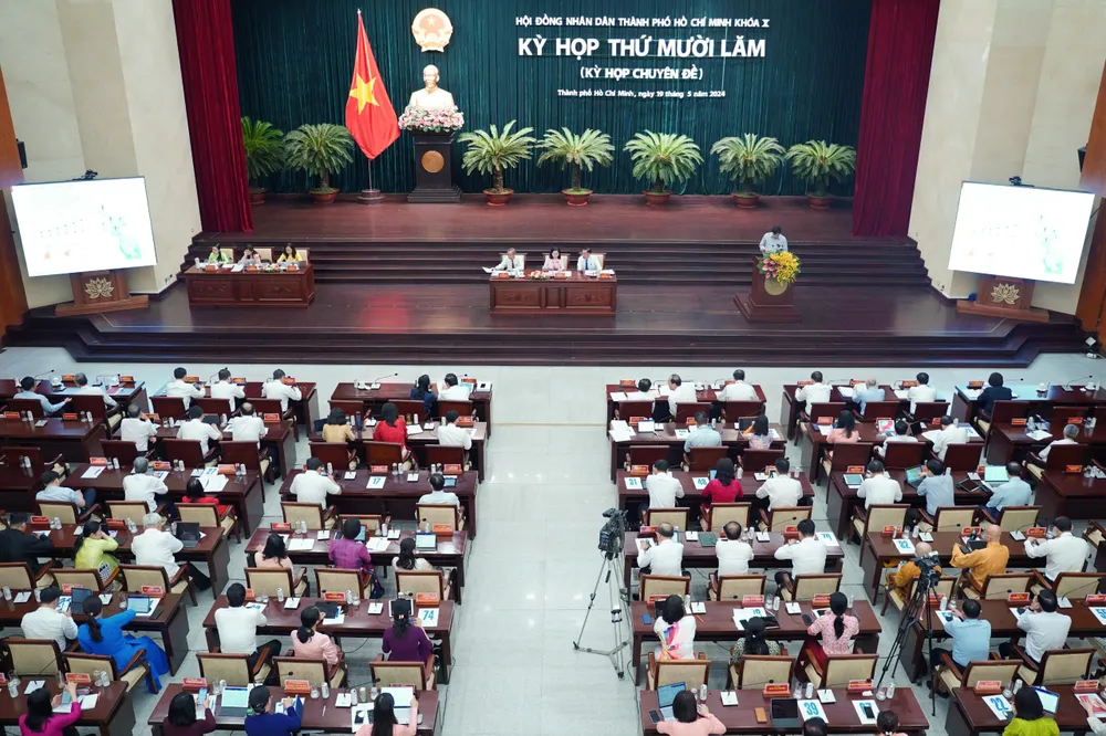 Kỳ họp HĐND TP.HCM sáng 19-5. Ảnh: THUẬN VĂN Giới thiệu ông Dương Ngọc Hải, bà Trần Thị Diệu Thuý để bầu làm Phó Chủ tịch UBND TP.HCM-ky-hop-chuyen-de-hdnd-tphcm_thu-15-laam-cong-tac-nhan-su-ubnd-tphcm.jpg